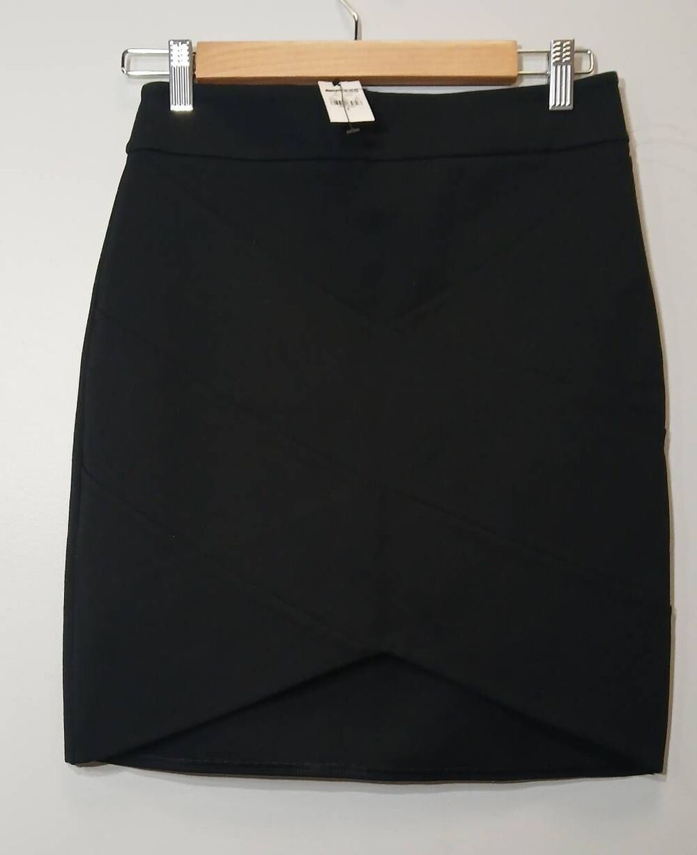 Express womens size 4 small black pencil skirt stretch above the knees